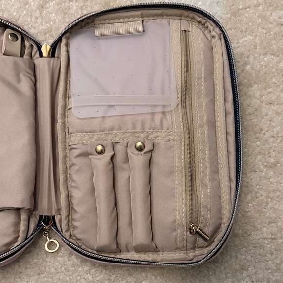 Quilted Mauve Travel Jewelry Pouch - Picture 4 of 5